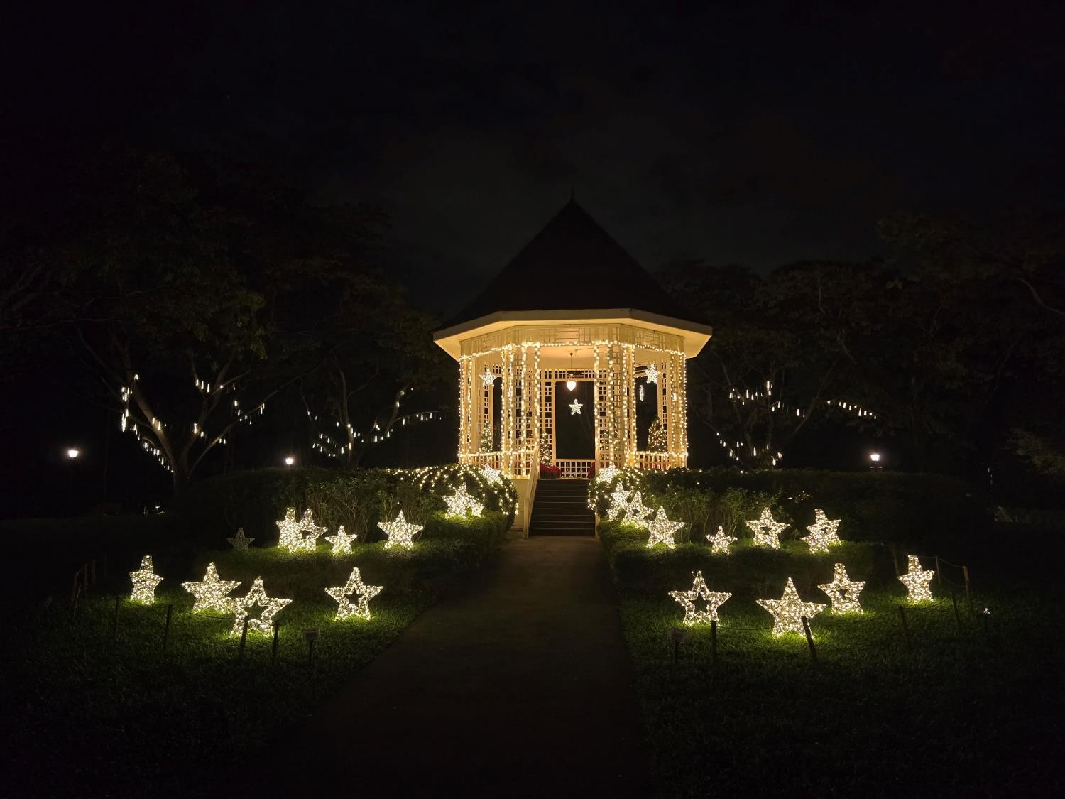 Festive display at Bandstand 1