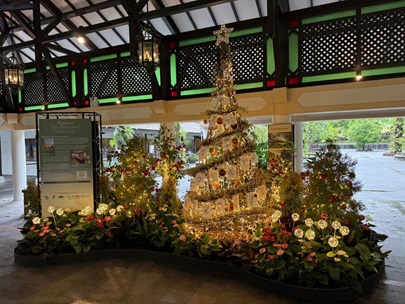 Festive display at Nassim Entrance